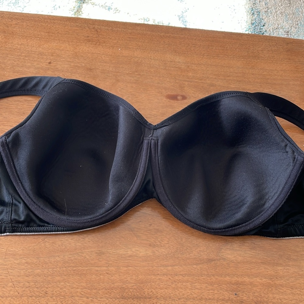 Torrid Active 42DDD / 42F Lightly Lined Underwire Clasp Back Gray Sport Bra - Picture 4 of 6